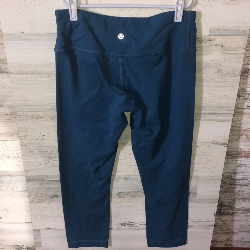 Lululemon Athletica Blue capri leggings size 6 Yoga leggings - Picture 2 of 9